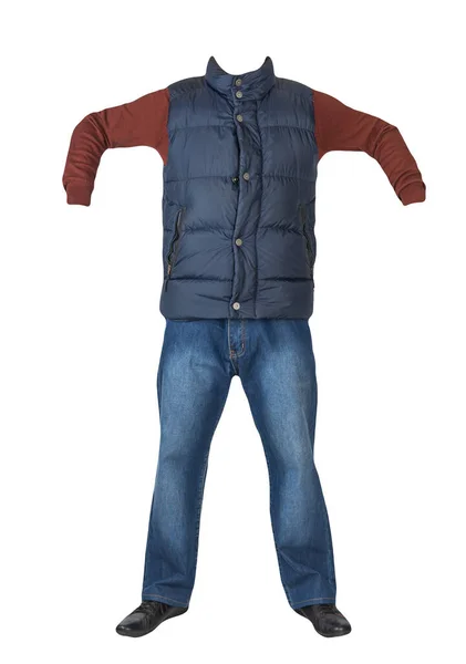 Dunkelblaue Ärmellose Jacke Blaue Jeans Dunkelroter Pullover Und Schwarze Lederschuhe — Stockfoto