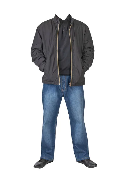 黒のジーンズ黒のセーター黒のジャケット黒の革の靴白い背景に隔離された カジュアルスタイル — ストック写真