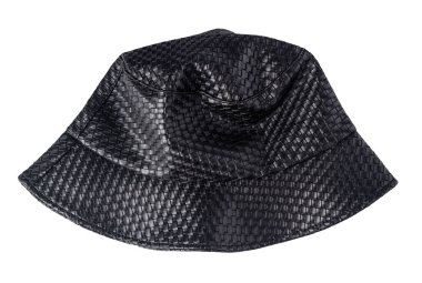 Beyaz arka planda izole edilmiş siyah deri şapka. Balıkçı şapkası, İrlanda şapkası, oturum şapkası, panama..