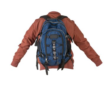 Kırmızı bombacı ceketi giymiş mavi kot ceket beyaz arka planda izole edilmiş. Bir sırt çantası ve ceketin arka planı