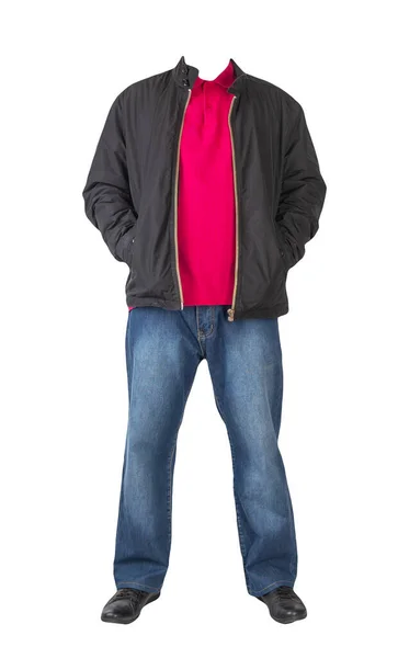 深蓝色牛仔裤 红T恤 领子扣子 黑色夹克和黑色皮鞋 白色底色隔离 — 图库照片
