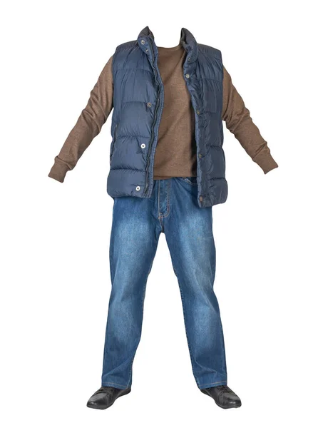 Dunkelblaue Ärmellose Jacke Blaue Jeans Brauner Pullover Und Schwarze Lederschuhe — Stockfoto