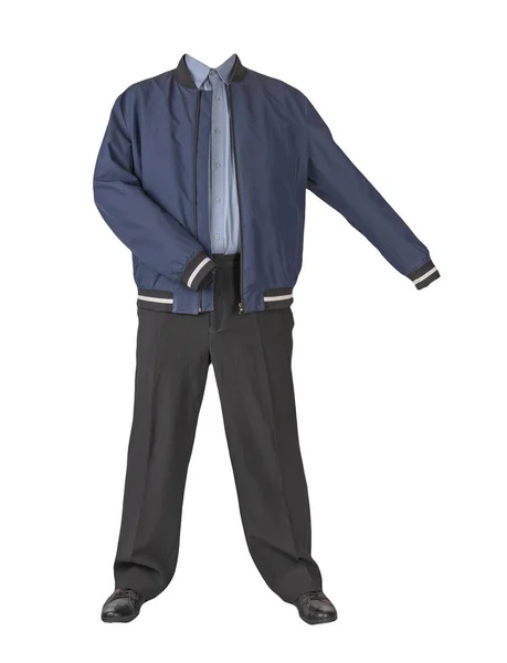 男性ダークブルーの爆撃機のジャケット 紫のシャツ 黒のパンツと黒の革の靴は白い背景に隔離された 男性の秋服 — ストック写真