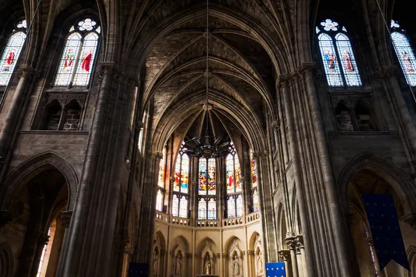 法国波尔多圣路易斯大教堂的内部建筑 — 图库照片