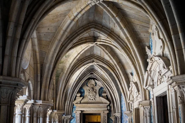 Vaulted Central Alley Interior Passageways Cathedral Porto Portugal 免版税图库照片