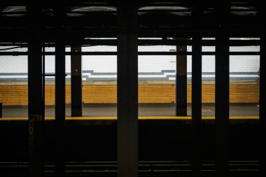 New York metro istasyonlarının tipik mimarisi, NYC