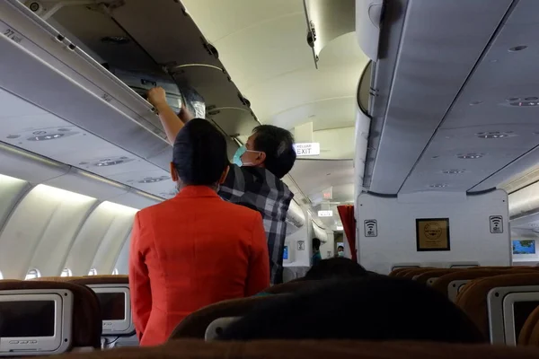 Havaalanında bir uçak.