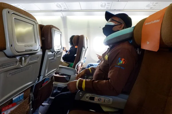 Havaalanındaki yolcular