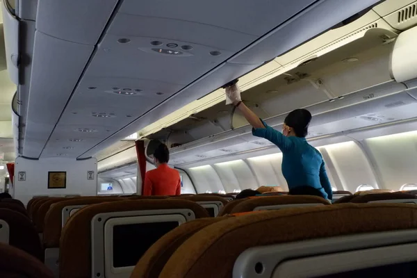 Havaalanında bir uçak.