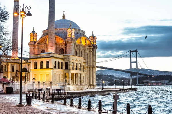 Schöne Landschaft Istanbuls Sonnenaufgang Der Nähe Der Bosporus Brücke Auch — Stockfoto