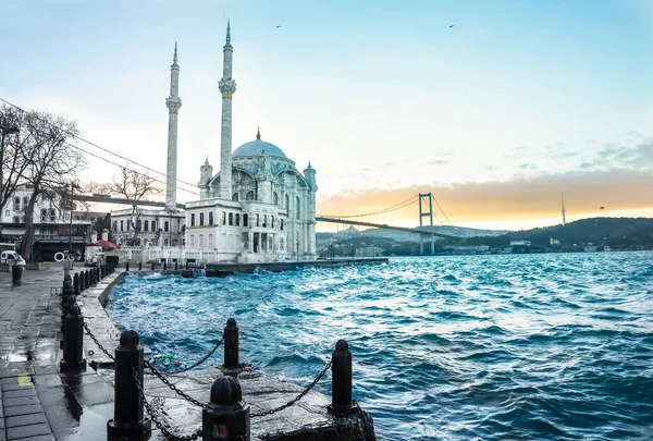 Красивый Пейзаж Стамбула Восход Солнца Возле Моста Босфор Известный Мост — стоковое фото