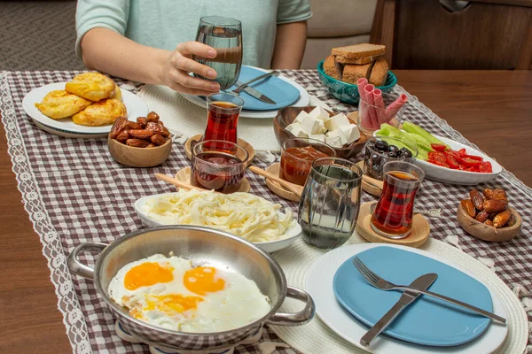 Midden Oosters Traditioneel Ontbijt Tijdens Ramadan Vasten Ook Bekend Als — Stockfoto