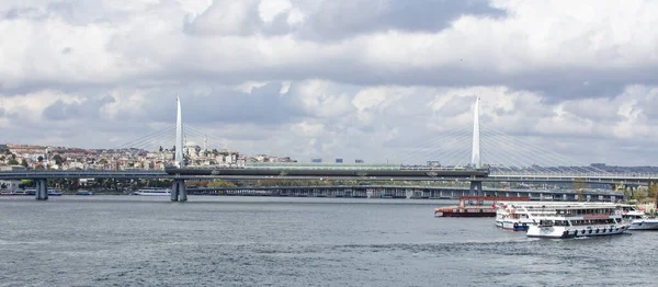 Istanbul Turkey September 2019 Panoramic View Golden Horn Metro Bridge 로열티 프리 스톡 이미지