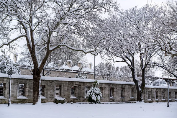 Χειμερινή Μέρα Πολλά Χιόνια Στην Κωνσταντινούπολη Τουρκία Μπλίζαρντ Στην Κωνσταντινούπολη — Φωτογραφία Αρχείου