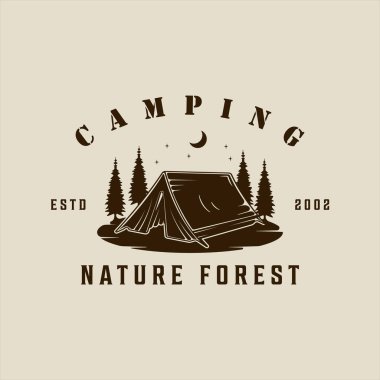 Forest Logo Vektör Vintage Illustrasyon Şablon Grafik Tasarımı 'nda kamp. Açık hava doğa kampı işareti ya da geçmişe dönük tipografi tarzında seyahat macerası sembolü