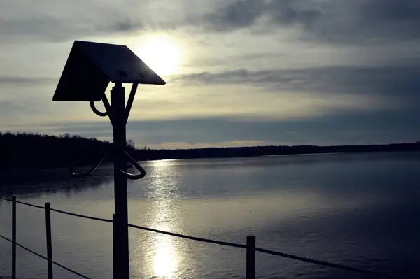 Hermosa Puesta Sol Lago Paseo Nocturno Por Orilla Del Lago —  Fotos de Stock