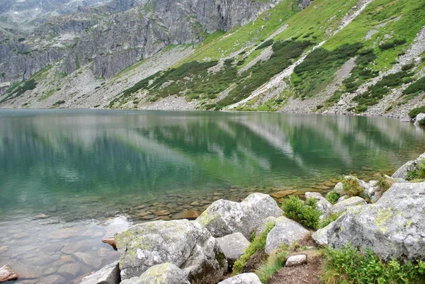 Hermoso Lago Parque Nacional Montañas Tatry Primavera Verano —  Fotos de Stock