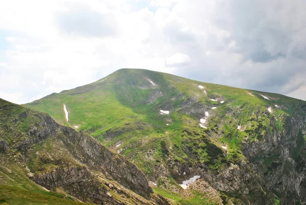 Όμορφο Ορεινό Τοπίο Ένα Μονοπάτι Που Οδηγεί Στο Εθνικό Πάρκο — Φωτογραφία Αρχείου