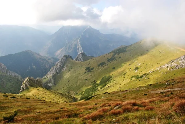 Beautiful Mountain Landscape Trail Leading Tatra National Park — стоковое фото