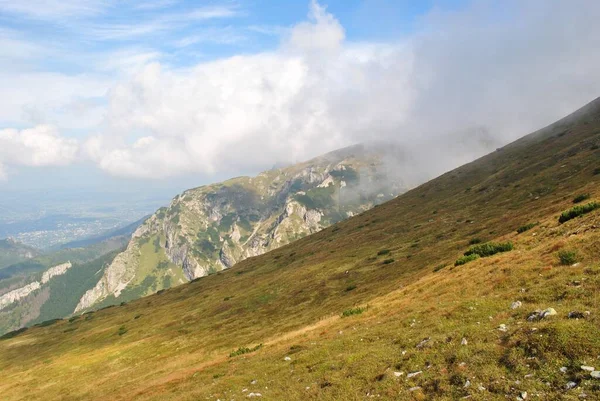 Beautiful Mountain Landscape Trail Leading Tatra National Park — стоковое фото