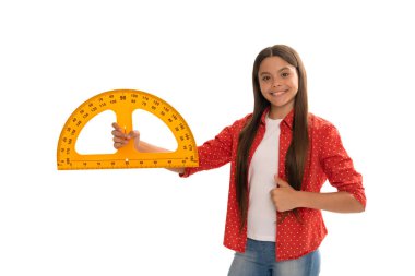 Happy child hold exractor çalışması okulda başparmağını kaldırarak, okula geri dönüyor..