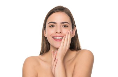 Mutlu genç bayan mükemmel yüze dokunuyor beyaz arka planda izole edilmiş ten, ten