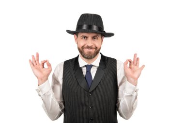 Gülümseyen, sakallı, olgun, zarif bir adam. Saç ve sakal bakımı. resmi işadamı