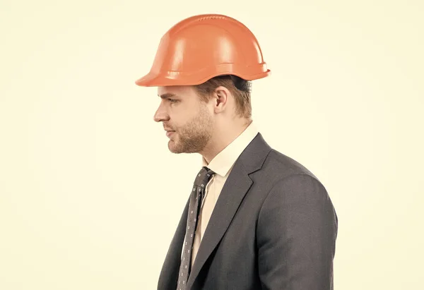 Perfil retrato de homem profissional de chapéu duro e terno isolado em branco, engenheiro — Fotografia de Stock