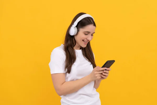 Happy girl in headphones. webinar in wireless headset. modern education online. — Stock Photo, Image