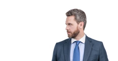 Beyaz fotokopi odasına izole edilmiş, traşsız yüz profili olan profesyonel bir adam.