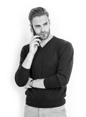 İrtibatı koparmayalım. Cep telefonunda ciddi bir adam konuşması. Telefon ediyorum. Telefonunuz var. Çağrı aygıtı