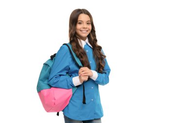 Bilgi günü. Eğitim konsepti. Uzun saçlı çocuk beyaz arka planda izole edilmiş..