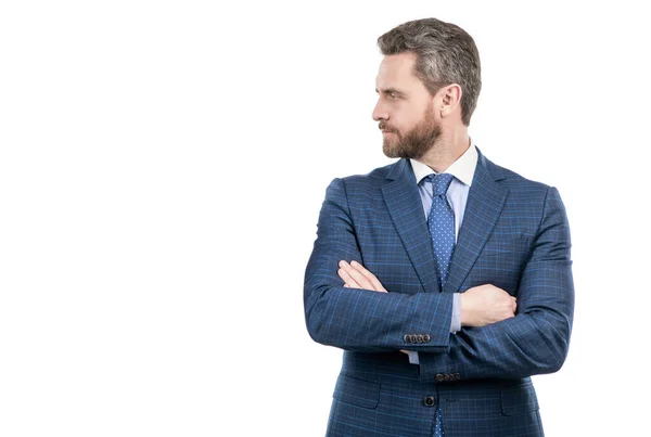 Σοβαρή αυτοπεποίθηση αφεντικό άνθρωπος κρατήσει τα χέρια σταυρωμένα σε επίσημο κοστούμι, επαγγελματική — Φωτογραφία Αρχείου