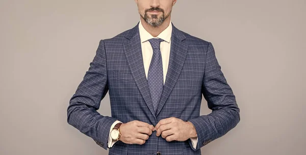 Sikeres férfi üzletszerű öltönyben. vállalkozó vagy menedzser. férfi formális divat. — Stock Fotó