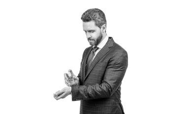 Bunu dene. Yakışıklı adam parfümü seçiyor. Erkeksi kozmetik. erkek parfümü.