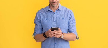 Kırpılmış iş adamı sohbeti. çevik iş günlüğü.