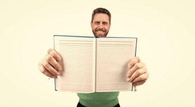 Planlayıcının kopyalama alanını gösteren adam beyaz arkaplanda izole edilmiş, planlama