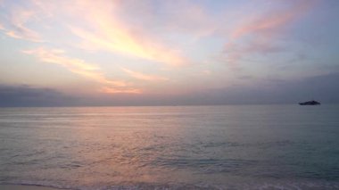 Gemi siluetiyle deniz batımı, yavaş çekim, doğa