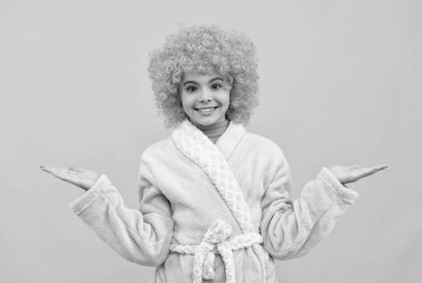 Kopyalama alanında ürün sunumu. Seçenek. çocukluk mutluluğu. Doğum günü ya da pijama partisi