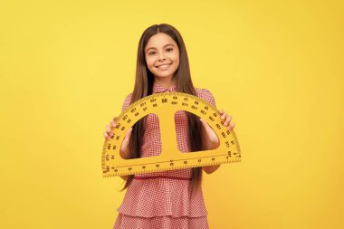 Boyutunu ölçün. Trigonometri kırtasiyesi. Ölçme ve ölçme. çocuk eğitimi.