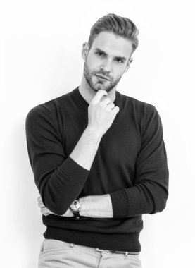 Berberlik bir yaşam tarzıdır. Ciddi bir adam tıraşsız çeneye dokunur. Berberlikte güncel kal.