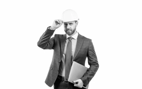 Architect die aan het project werkt. Hoofdingenieur in hardhat hold computer. volwassen ceo man — Stockfoto