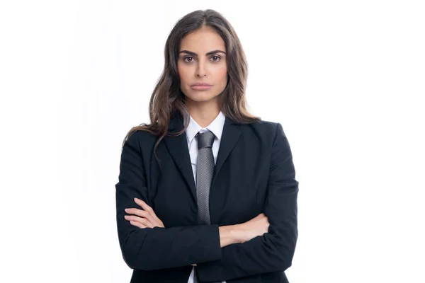 Portrait de femme d'affaires en costume croisé les bras. Confiance femme d'affaires sur fond gris avec espace de copie. Fière étudiante. Belle femme d'affaires. — Photo