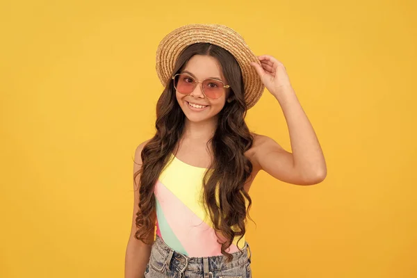Happy Teen Girl Summer Straw Hat Glasses Has Curly Hair — Foto Stock