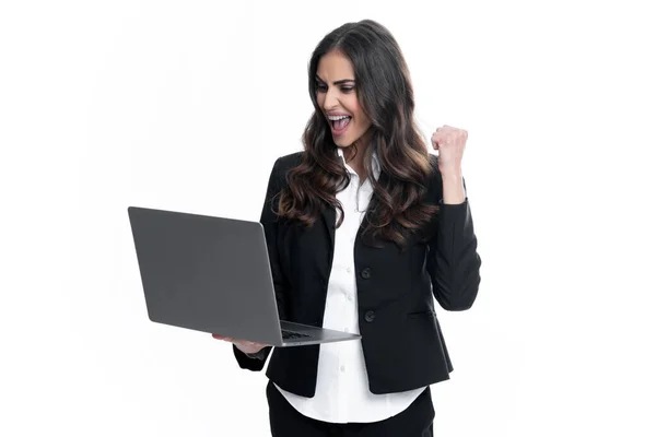 Retrato Jovem Empresária Usando Computador Portátil Isolado Fundo Cinza Mulheres — Fotografia de Stock