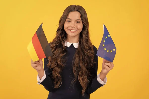Boldog Gyerek Hold Európai Unió Német Zászló Sárga Háttér Német — Stock Fotó