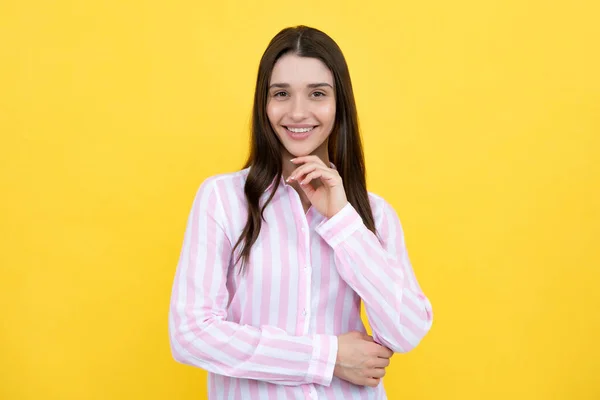 Gelukkig Glimlachend Vrouwenportret Jonge Vrouwelijke Model Gezicht Aantrekkelijk Jong Vrij — Stockfoto