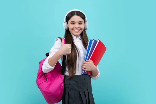 Μαθήτρια Έφηβη Μαθήτρια Ακουστικά Και Βιβλία Απομονωμένο Στούντιο Σχολικά Παιδιά — Φωτογραφία Αρχείου