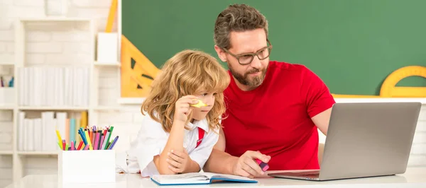 Banner Van Leraar Leerling Schooljongen Met Laptop Bij Les Vader — Stockfoto