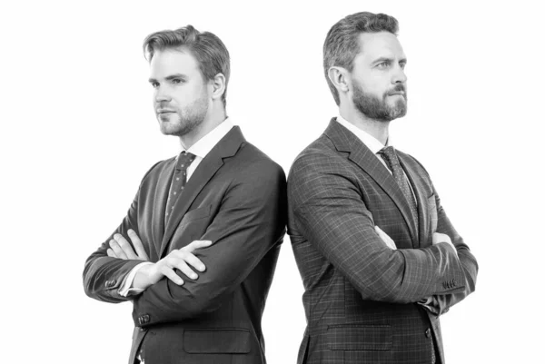 老板和员工 有信心的商业伙伴 职业上成功的Ceo 领导和伙伴关系 有野心的同事专家 两个穿正装的男人 商人背靠背 — 图库照片